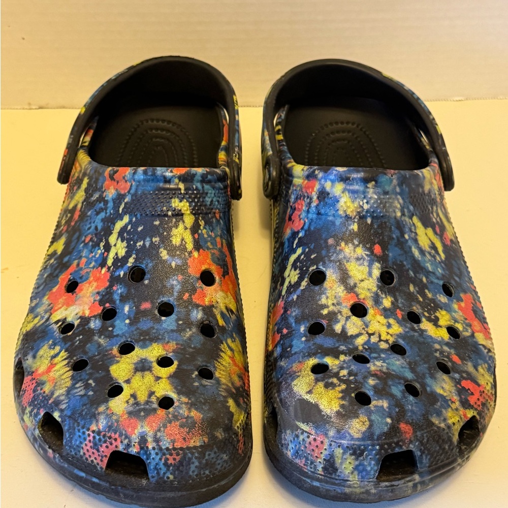 Crocs Size 11